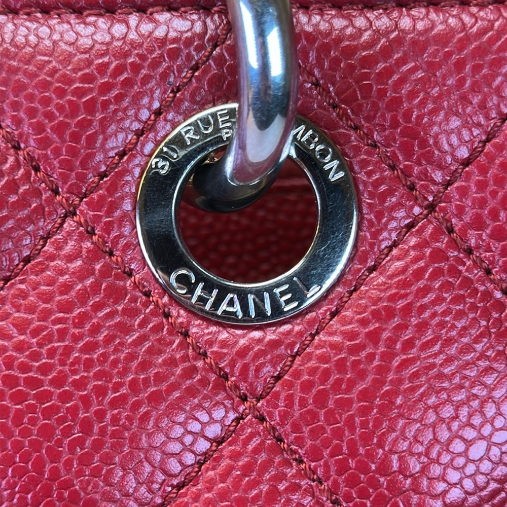 Chanel Red Quilted Shoulder Bag - Picture 3 of 15